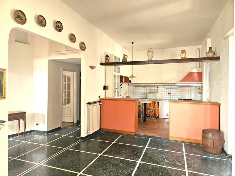 Appartamento in Vendita a Genova, 159'000&euro;, 110 m²
