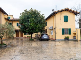 Appartamento in Vendita a Campi Bisenzio, 365'000&euro;, 140 m²