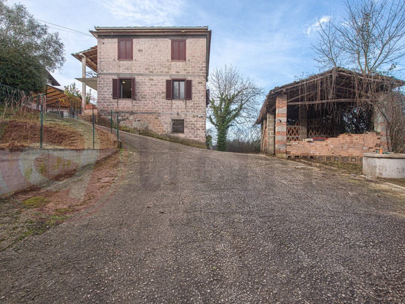 Casa Indipendente in Vendita a Torrice, 125'000&euro;, 210 m²