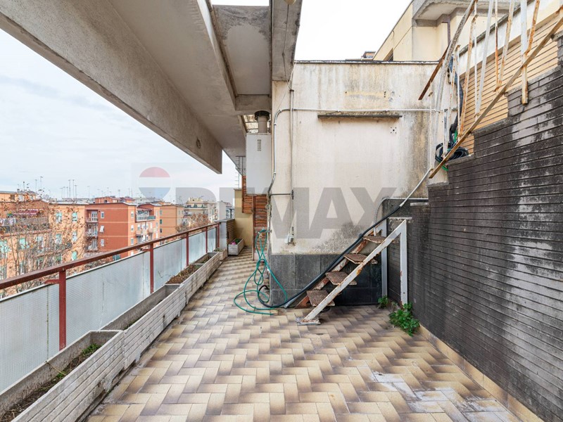 Attico in Vendita a Roma, 195'000&euro;, 80 m²