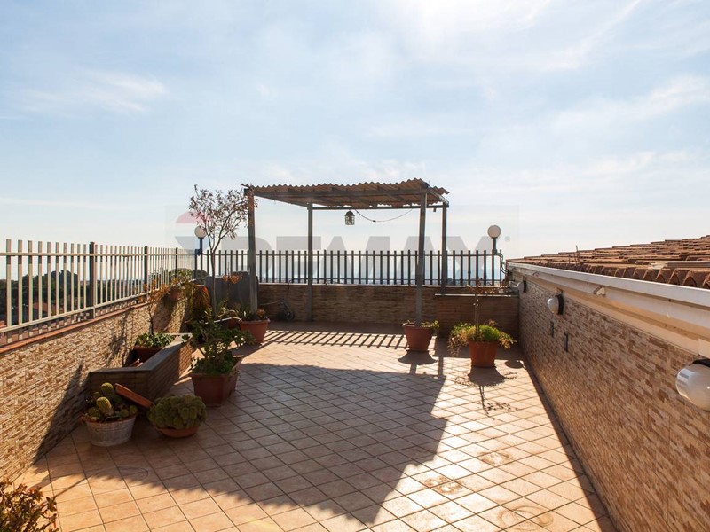 Attico in Vendita a Catania, 109'000&euro;, 114 m²