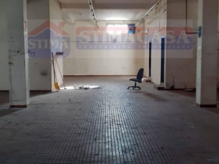 Attività commerciale in Affitto a Casoria, 1'800&euro;, 220 m²