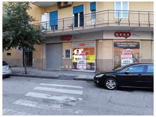 Negozio in Affitto a Salerno, 6'500&euro;, 820 m²