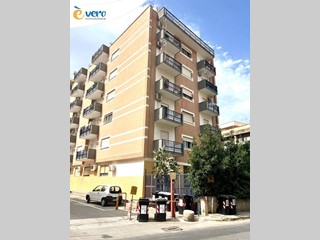 Appartamento in Vendita a Palermo, 228'000&euro;, 160 m²