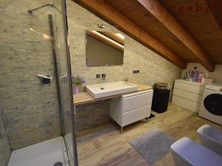 Attico in Vendita a Pregnana Milanese, 335'000&euro;, 145 m²