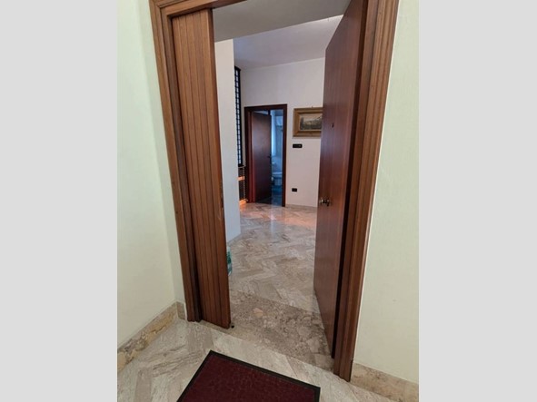 Trilocale in Affitto a Brindisi, 700&euro;, 80 m², arredato