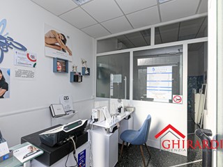 Attività commerciale in Vendita a Genova, zona Pegli, 30'000&euro;, 29 m²