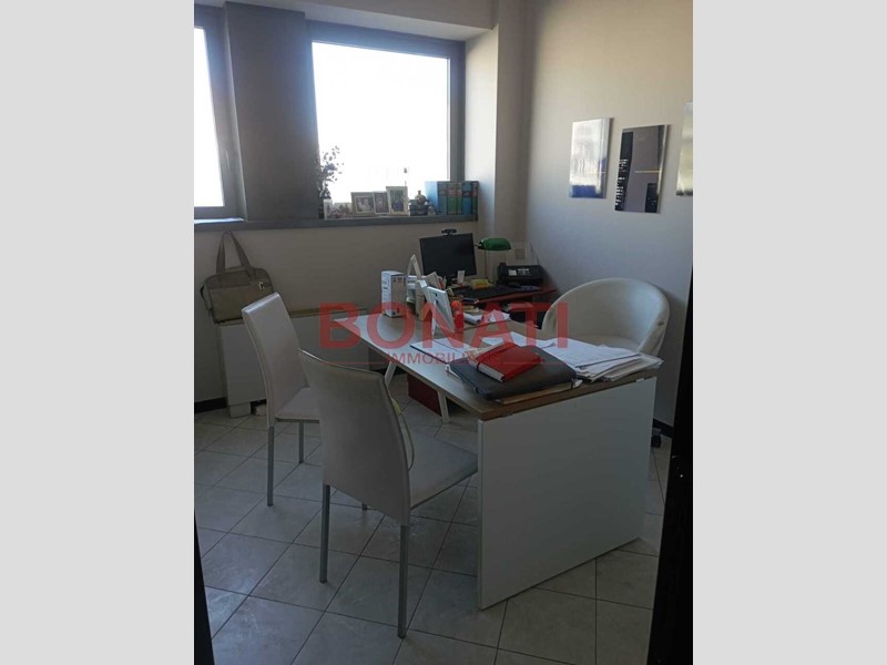 Ufficio in Affitto a La Spezia, 600&euro;, 40 m², arredato
