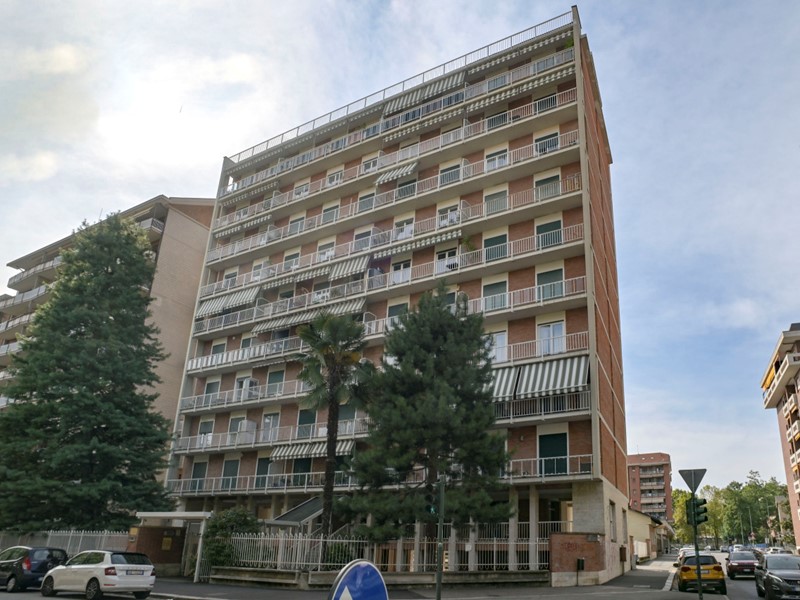Trilocale in Vendita a Torino, zona Pozzo Strada, 295'000&euro;, 117 m²