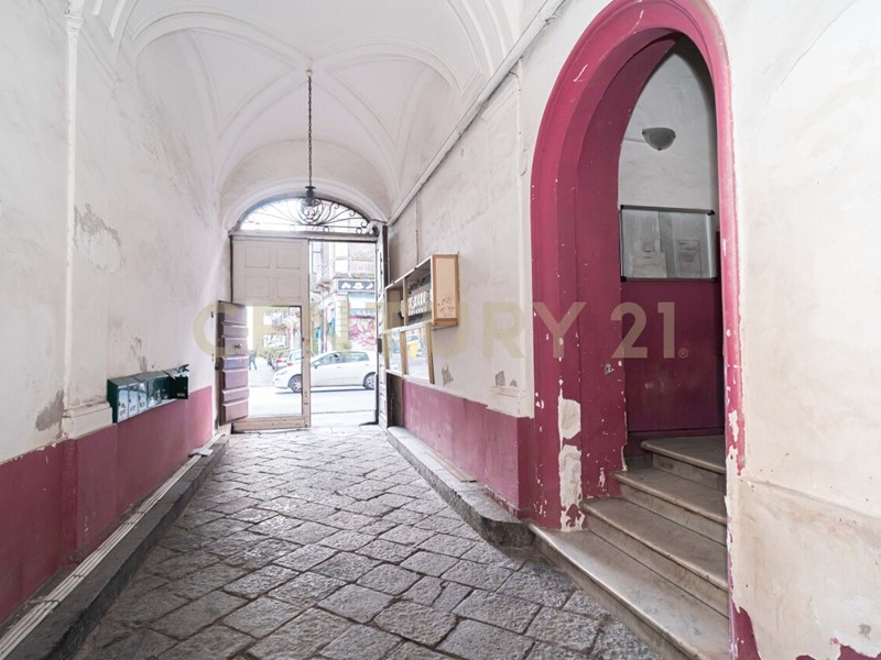 Appartamento in Vendita a Catania, zona Centro Storico, 280'000&euro;, 221 m²