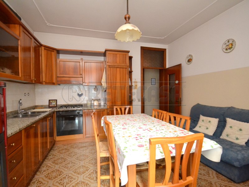 Appartamento in Vendita a Recoaro Terme, zona S. QUIRICO, 85'000&euro;, 152 m², con Box