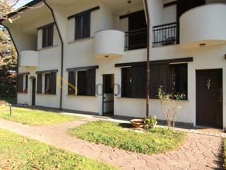 Villa in Affitto a Cesano Maderno, zona Binzago, 1'300&euro;, 260 m², con Box