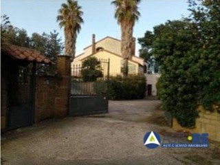 Villa in Vendita a Viterbo, 184'594&euro;, 148 m²