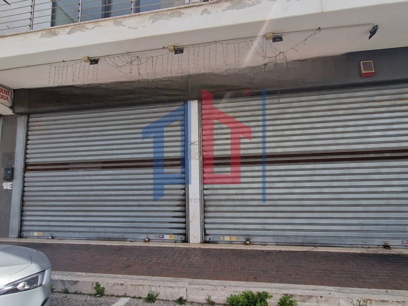 Immobile commerciale in Affitto a Pomezia, 1'000&euro;, 40 m²