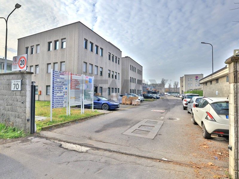 Capannone in Vendita a Novate Milanese, 230'000&euro;, 280 m²