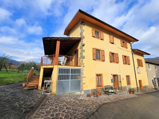 Rustico in Vendita a Montecatini Terme, 340'000&euro;, 310 m²
