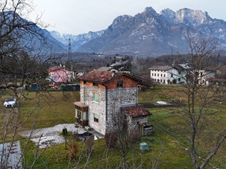Casa Indipendente in Vendita a Sedico, 50'000&euro;, 85 m²