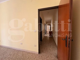 Appartamento in Vendita a Siracusa, 100'000&euro;, 137 m²
