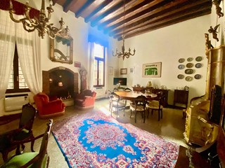 Appartamento in Vendita a Venezia, 570'000&euro;, 143 m²