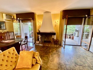 Appartamento in Vendita a Venezia, 420'000&euro;, 182 m²