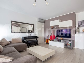 Trilocale in Vendita a Varedo, 288'000&euro;, 90 m², con Box