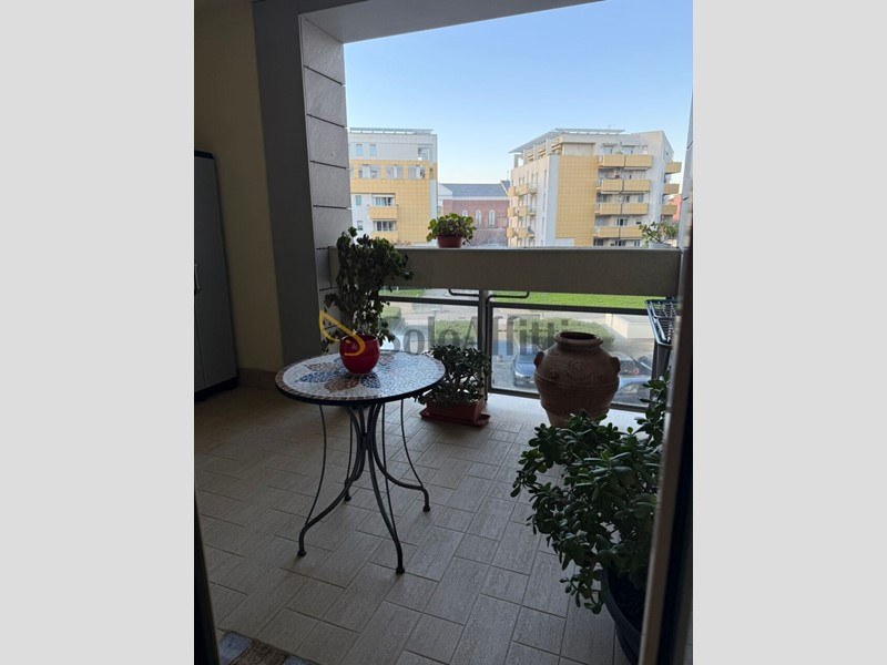 Trilocale in Affitto a Brescia, 900&euro;, 80 m², arredato, con Box