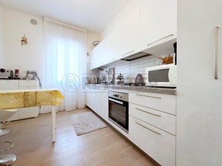 Quadrilocale in Vendita a Vicenza, 168'000&euro;, 105 m², con Box