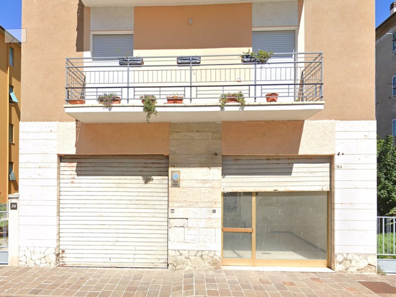 Immobile commerciale in Vendita a Fabriano, 65'000&euro;, 100 m²