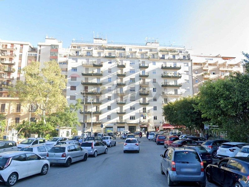 Quadrilocale in Vendita a Palermo, 190'000&euro;, 126 m²