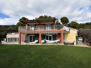 Villa in Vendita a Alassio, 1'500'000&euro;, 267 m²