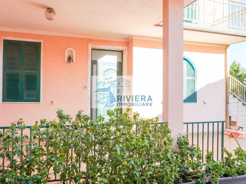 Appartamento in Vendita a Riva Ligure, 498'000&euro;, 130 m²