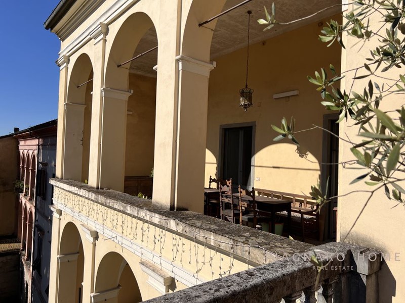 Appartamento in Vendita a Pontremoli, 455'000&euro;, 423 m²