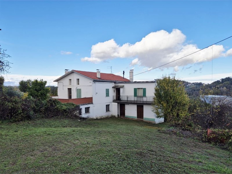 Villa in Vendita a San Martino sulla Marrucina, 98'000&euro;, 315 m²