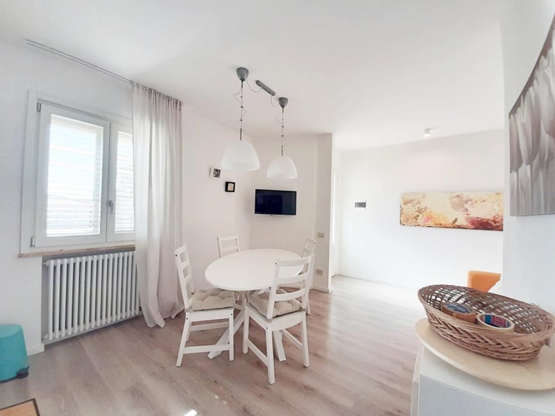 Trilocale in Vendita a Cecina, zona Cecina Marina, 239'000&euro;, 68 m², arredato, con Box