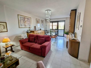 Appartamento in Vendita a Pisa, 340'000&euro;, 110 m², con Box