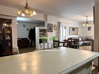 Appartamento in Vendita a Spinetoli, 95'000&euro;, 158 m²