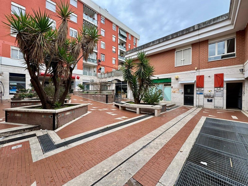 Ufficio in Vendita a Roma, 170'000&euro;, 100 m²
