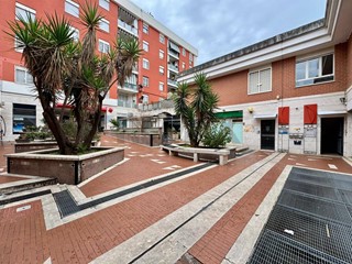 Ufficio in Vendita a Roma, 170'000&euro;, 100 m²