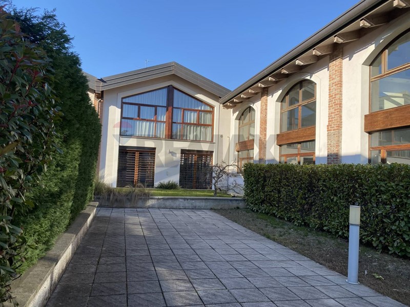 Trilocale in Vendita a Bernareggio, 395'000&euro;, 140 m²