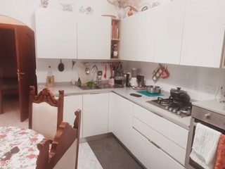 Appartamento in Vendita a Genova, 90'000&euro;, 90 m²