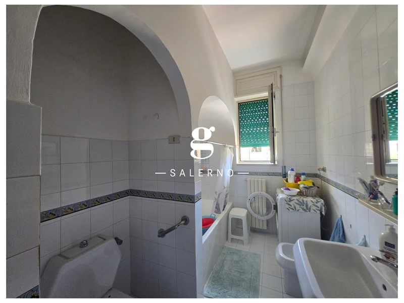 Quadrilocale in Vendita a Salerno, 435'000&euro;, 110 m², con Box