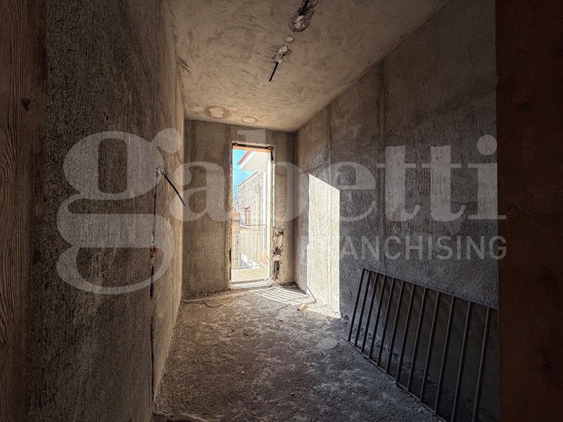 Appartamento in Vendita a Sant'Egidio del Monte Albino, 125'000&euro;, 164 m²