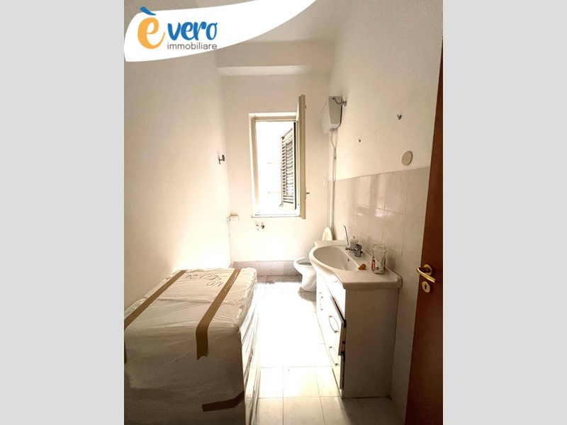 Appartamento in Vendita a Palermo, 270'000&euro;, 200 m²