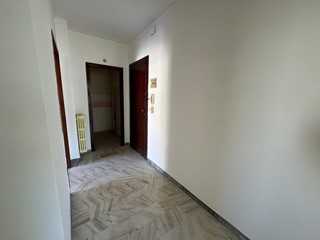 Quadrilocale in Vendita a Sanremo, zona Borgo Tinasso, 110'000&euro;, 80 m²
