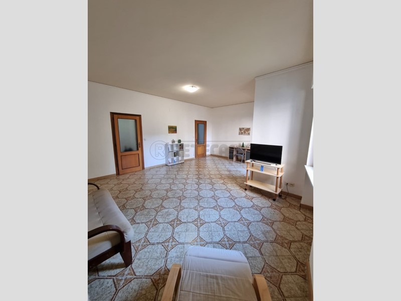 Appartamento in Vendita a Siracusa, 150'000&euro;, 157 m²