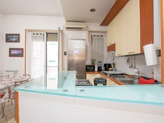 Appartamento in Vendita a Genova, zona Marassi, 109'000&euro;, 66 m²