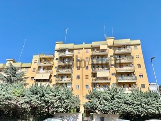 Trilocale in Affitto a Bari, zona Poggiofranco, 1'000&euro;, 120 m², arredato