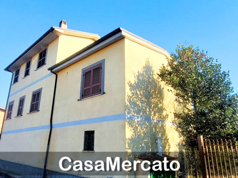 Trilocale in Vendita a Rocca di Papa, 120'000&euro;, 85 m²