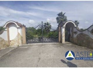 Villa in Vendita a Aprilia, 158'203&euro;, 371 m²