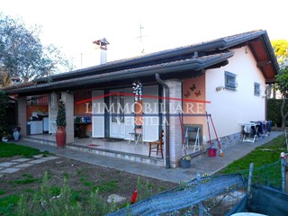 Casa Semi Indipendente in Vendita a Massa, zona Poveromo, 399'000&euro;, 80 m², arredato